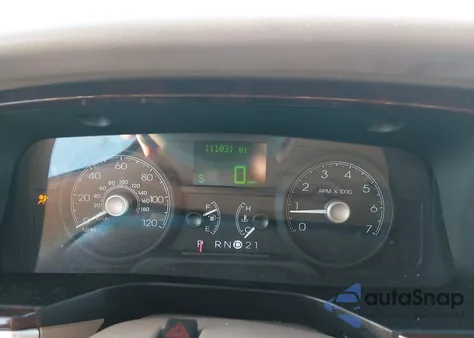 2006 Lincoln Town Car Signature z USA, uszkodzony, nr VIN 1LNHM81V56Y647516